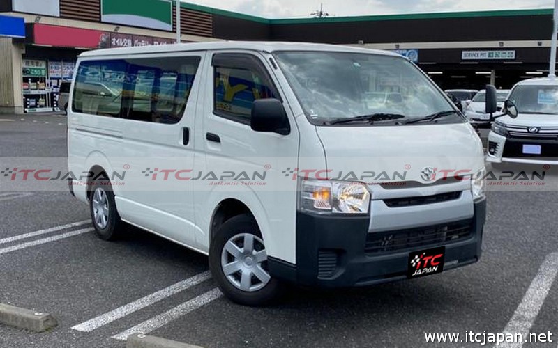 Toyota-Hiace-Van--2014
